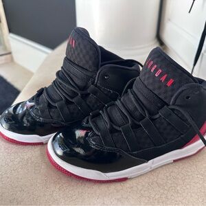Black and Red High-Top Sneakers Jordan max aura